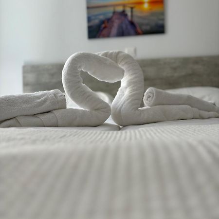 Luca Apts Napa 아이아 나파 외부 사진