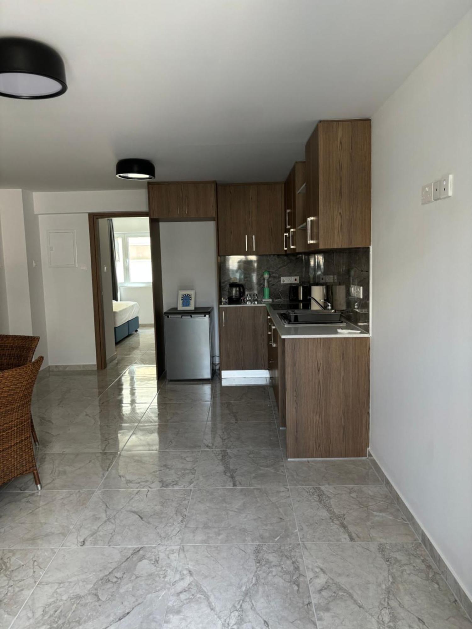 Luca Apts Napa 아이아 나파 외부 사진